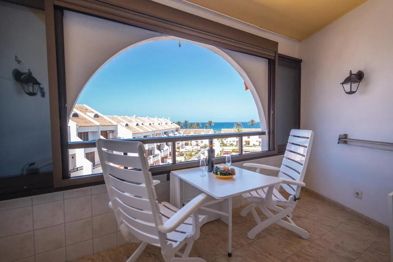 Go2Tenerife Apart'Mila Wowww!!! Sea View & Pool Playa de las Americas